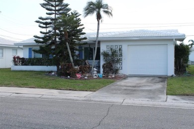 Welcome to your perfect Florida retreat! Nestled in the highly on Mainlands Golf Club in Florida - for sale on GolfHomes.com, golf home, golf lot