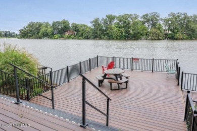 Lakeside location! Renovated and pristine lower-level villa with on Shadow Lake Village in New Jersey - for sale on GolfHomes.com, golf home, golf lot