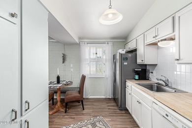 Welcome to easy, sunny living in the heart of Sun City--this on Sun City North Golf Course in Arizona - for sale on GolfHomes.com, golf home, golf lot