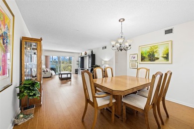 Spacious 2-bedroom, 2-bathroom top-floor condo overlooking a on  in Florida - for sale on GolfHomes.com, golf home, golf lot