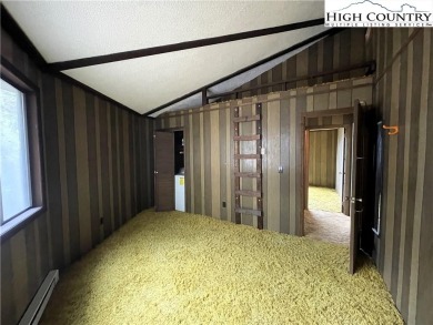 Outstanding value in a prime central location! This 2-bedroom on Beech Mountain Club in North Carolina - for sale on GolfHomes.com, golf home, golf lot