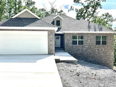 2025 New Construction on .53 acre lot surrounded by trees and on Bella Vista Country Club - Scottsdale in Arkansas - for sale on GolfHomes.com, golf home, golf lot