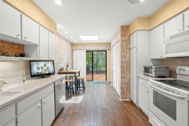 Well-Maintained 3BR/2BA Villa in Bent Tree Hammocks III - No Age on Bent Tree Country Club in Florida - for sale on GolfHomes.com, golf home, golf lot