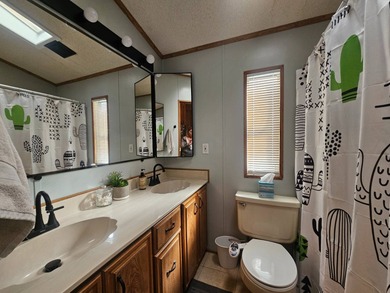 Completely updated 1BD/2BA with a spacious Arizona Room and a on Viewpoint Golf Resort in Arizona - for sale on GolfHomes.com, golf home, golf lot