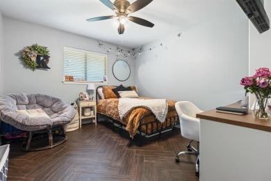 Beautiful 3-bedroom, 2-bath brick home on a corner lot in the on Hillsboro Country Club in Texas - for sale on GolfHomes.com, golf home, golf lot