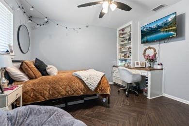 Beautiful 3-bedroom, 2-bath brick home on a corner lot in the on Hillsboro Country Club in Texas - for sale on GolfHomes.com, golf home, golf lot