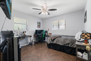 Beautiful 3-bedroom, 2-bath brick home on a corner lot in the on Hillsboro Country Club in Texas - for sale on GolfHomes.com, golf home, golf lot