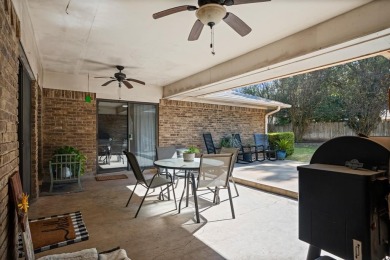 Beautiful 3-bedroom, 2-bath brick home on a corner lot in the on Hillsboro Country Club in Texas - for sale on GolfHomes.com, golf home, golf lot