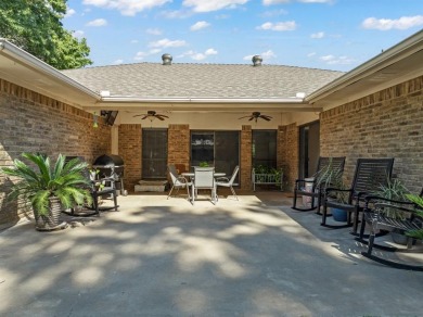 Beautiful 3-bedroom, 2-bath brick home on a corner lot in the on Hillsboro Country Club in Texas - for sale on GolfHomes.com, golf home, golf lot
