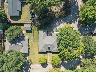 Beautiful 3-bedroom, 2-bath brick home on a corner lot in the on Hillsboro Country Club in Texas - for sale on GolfHomes.com, golf home, golf lot