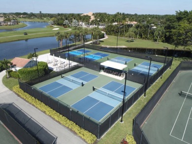 Welcome to this spacious villa in Boynton Beach that offers the on The Links At Boynton Beach - The Family Course in Florida - for sale on GolfHomes.com, golf home, golf lot