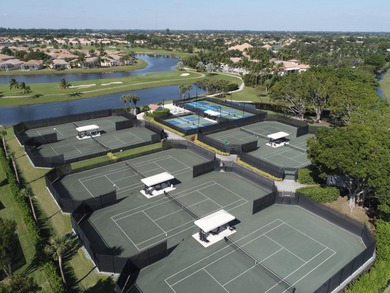 FRESHLY PAINTED OUTSIDE! Welcome to this spacious villa in on The Links At Boynton Beach - The Family Course in Florida - for sale on GolfHomes.com, golf home, golf lot