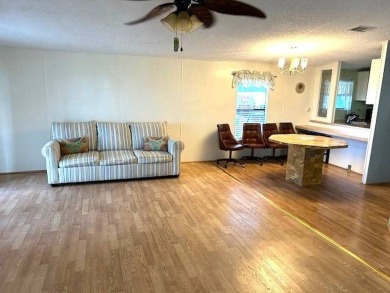 Don't miss this opportunity to own a charming 1988 2-bedroom on Crystal Lake Club in Florida - for sale on GolfHomes.com, golf home, golf lot