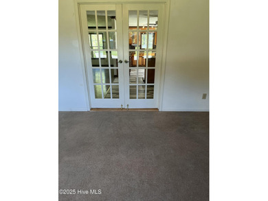 HOME IS NEAR COUNTRY CLUB GOLF COURSE...... LARGE LOT...... 0.59 on Jacksonville Country Club in North Carolina - for sale on GolfHomes.com, golf home, golf lot