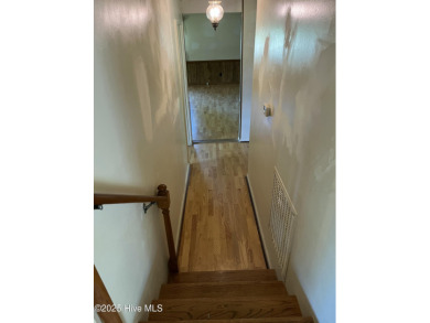 SELLER IS OFFERING $4,000.... USE AS YOU CHOOSE******
NEW ROOF on Jacksonville Country Club in North Carolina - for sale on GolfHomes.com, golf home, golf lot