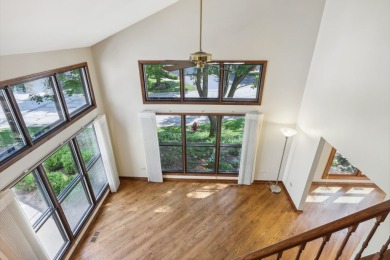 Beautiful light-filled end unit townhouse in a very desirable on Palatine Hills Golf Course in Illinois - for sale on GolfHomes.com, golf home, golf lot