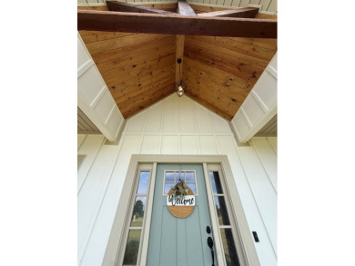 Like new 4-bedroom, 3-bath brick home in the desirable Headland on Headland Country Club in Alabama - for sale on GolfHomes.com, golf home, golf lot