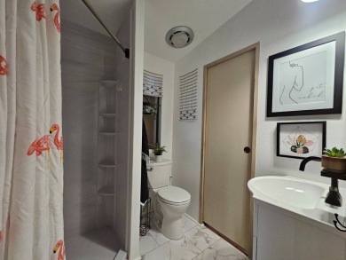 Beautifully updated 1BD 1BA home with an AZ room and office nook on Viewpoint Golf Resort in Arizona - for sale on GolfHomes.com, golf home, golf lot