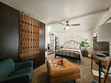 Beautifully updated 1BD 1BA home with an AZ room and office nook on Viewpoint Golf Resort in Arizona - for sale on GolfHomes.com, golf home, golf lot