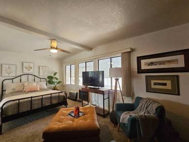Beautifully updated 1BD 1BA home with an AZ room and office nook on Viewpoint Golf Resort in Arizona - for sale on GolfHomes.com, golf home, golf lot