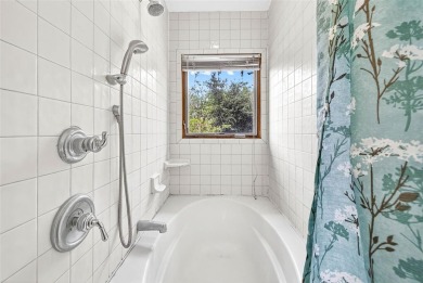 Come see this well-maintained 3-bedroom, 2.5-bath midcentury on Temple Terrace Golf and Country Club in Florida - for sale on GolfHomes.com, golf home, golf lot