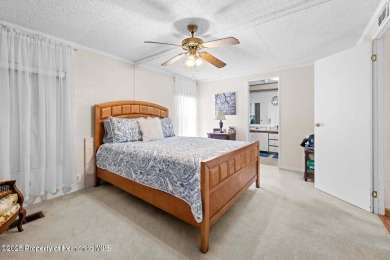 Welcome home to this very unique two bedroom, two bathroom home on Brookridge Country Club in Florida - for sale on GolfHomes.com, golf home, golf lot