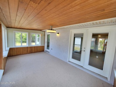 Welcome Home!! This Beach Bungalow has everything you need! on Holiday Golf Club in Florida - for sale on GolfHomes.com, golf home, golf lot