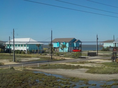 A beautiful and modern custom built stilt home. This home comes on Lamar Golf Course in Texas - for sale on GolfHomes.com, golf home, golf lot