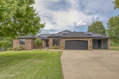 Immaculate Home with Golf Course Views in Loma Linda! This on The Bald Eagle Course At Eagle Creek Golf Club in Missouri - for sale on GolfHomes.com, golf home, golf lot