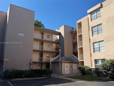 Ground-floor 2/2 in Pine Island Ridge Country Club with gorgeous on Pine Island Ridge Country Club in Florida - for sale on GolfHomes.com, golf home, golf lot