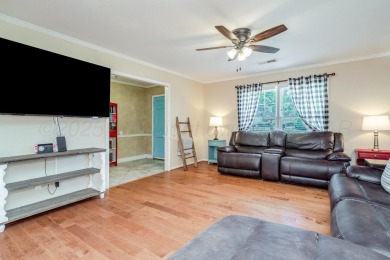Beautiful 5-bed, 3-bath home in West Hills overlooking Amarillo on Amarillo Country Club in Texas - for sale on GolfHomes.com, golf home, golf lot