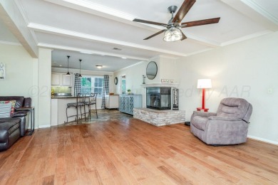 Beautiful 5-bed, 3-bath home in West Hills overlooking Amarillo on Amarillo Country Club in Texas - for sale on GolfHomes.com, golf home, golf lot