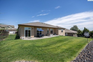 Meticulously maintained  thoughtfully updated, this stunning on Horn Rapids Golf Club in Washington - for sale on GolfHomes.com, golf home, golf lot