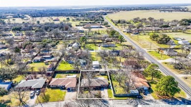 This home is ready for a refresh and packed with opportunity! on Corsicana Country Club in Texas - for sale on GolfHomes.com, golf home, golf lot