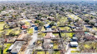 This home is ready for a refresh and packed with opportunity! on Corsicana Country Club in Texas - for sale on GolfHomes.com, golf home, golf lot