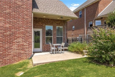 Immaculate, Shadow Valley home, nestled on the 9th hole w/ on Shadow Valley Country Club in Arkansas - for sale on GolfHomes.com, golf home, golf lot