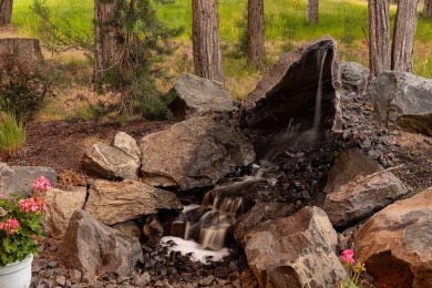 Welcome to this beautifully appointed single-story home nestled on Awbrey Glen Golf Club in Oregon - for sale on GolfHomes.com, golf home, golf lot