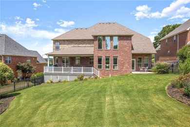 Immaculate, Shadow Valley home, nestled on the 9th hole w/ on Shadow Valley Country Club in Arkansas - for sale on GolfHomes.com, golf home, golf lot