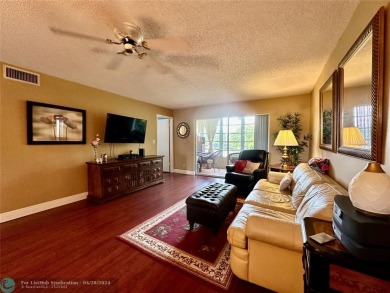 LETS MAKE A DEAL! Seller is MOTIVATED!!!! This is a true on Sunrise Lakes Phase III in Florida - for sale on GolfHomes.com, golf home, golf lot