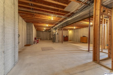 Duane Safarik, M: , DSafarik,   - Wow!! Over 1/2 acre lot in on Shenandoah Golf Course in Iowa - for sale on GolfHomes.com, golf home, golf lot