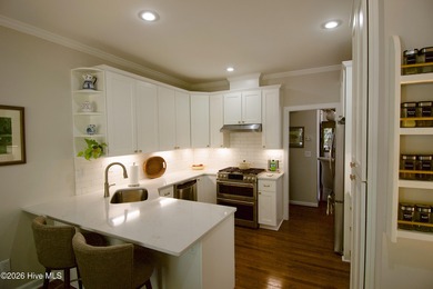 This is a move-in-ready single level cottage home with on Pinehurst Resort and Country Club in North Carolina - for sale on GolfHomes.com, golf home, golf lot