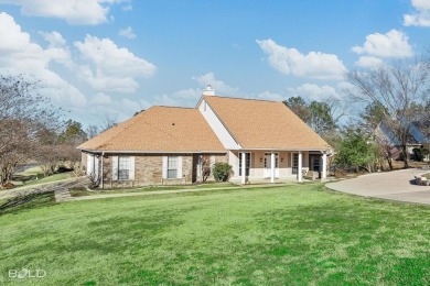 Beautiful home in golf course community is move in ready! on Northwood Hills Golf Club in Louisiana - for sale on GolfHomes.com, golf home, golf lot