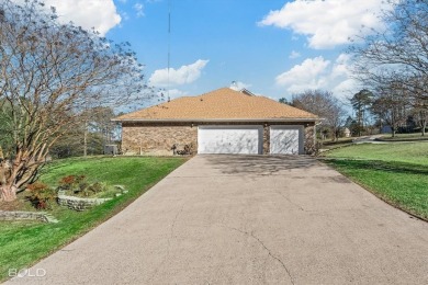 Beautiful home in golf course community is move in ready! on Northwood Hills Golf Club in Louisiana - for sale on GolfHomes.com, golf home, golf lot