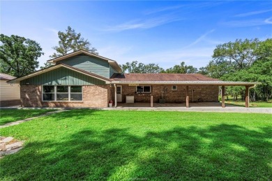 Fall in love with lakeview living in this spacious 2638 sq ft, 5 on Hilltop Lakes Resort Golf Club in Texas - for sale on GolfHomes.com, golf home, golf lot