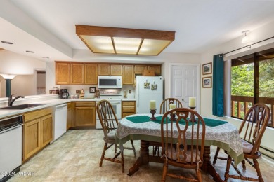 Fully furnished upper unit condo in peaceful Pinetop location on Pinetop Lakes Golf and Country Club in Arizona - for sale on GolfHomes.com, golf home, golf lot