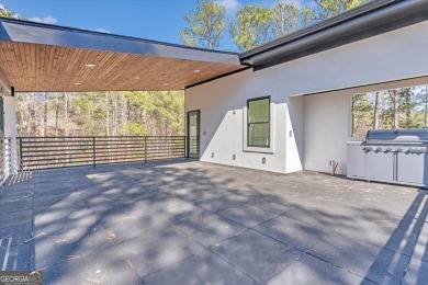 Welcome to this breathtaking luxury 3-bedroom, 3-bathroom room on Fairfield Plantation Golf and Country Club in Georgia - for sale on GolfHomes.com, golf home, golf lot