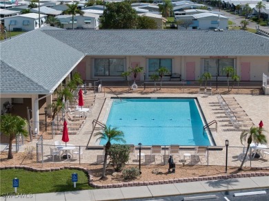 PRICED TO SELL WITH MOTIVATED SELLERS!! Charming 2-Bedroom on Six Lakes Country Club in Florida - for sale on GolfHomes.com, golf home, golf lot