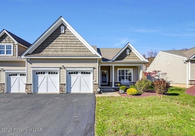 Exceptionally well kept 3 bdrm, 2 bath ranch condo in the on Sand Springs Country Club in Pennsylvania - for sale on GolfHomes.com, golf home, golf lot