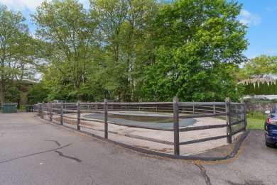 This well-maintained 2-bedroom, 1-bath condo offers a fantastic on E. Gaynor Brennan Municipal Golf Course in Connecticut - for sale on GolfHomes.com, golf home, golf lot