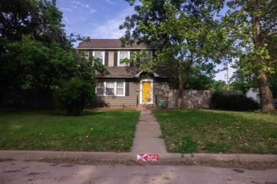 Charming Home on Corner Lot Near McDonald Golf Course!  Welcome on MacDonald Golf Course in Kansas - for sale on GolfHomes.com, golf home, golf lot
